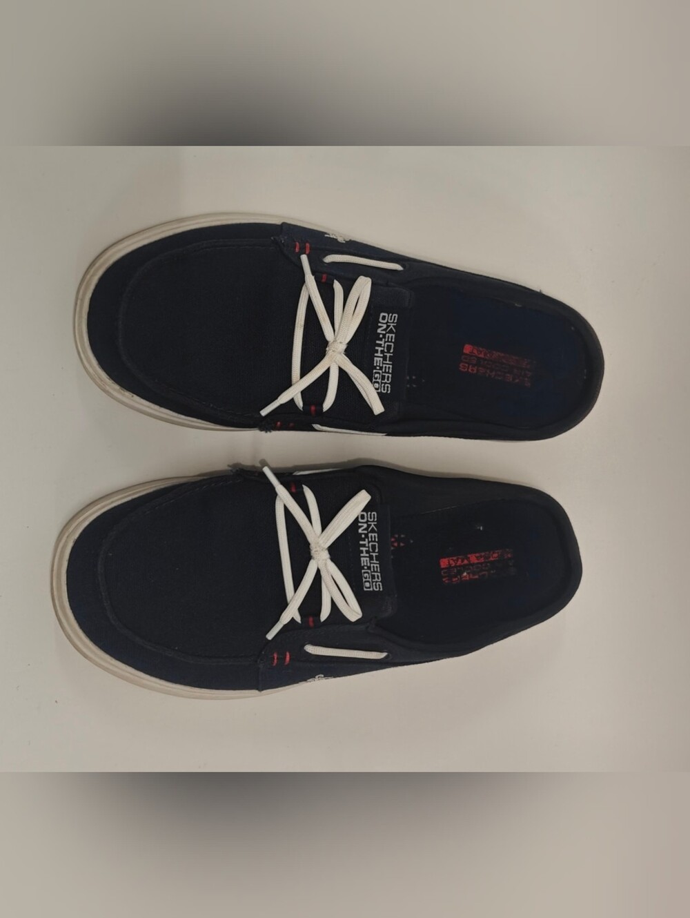 Skechers On-The-Go Goga Max Women’s Size 7.5 Navy Blue Boat Deck Shoes Comfort